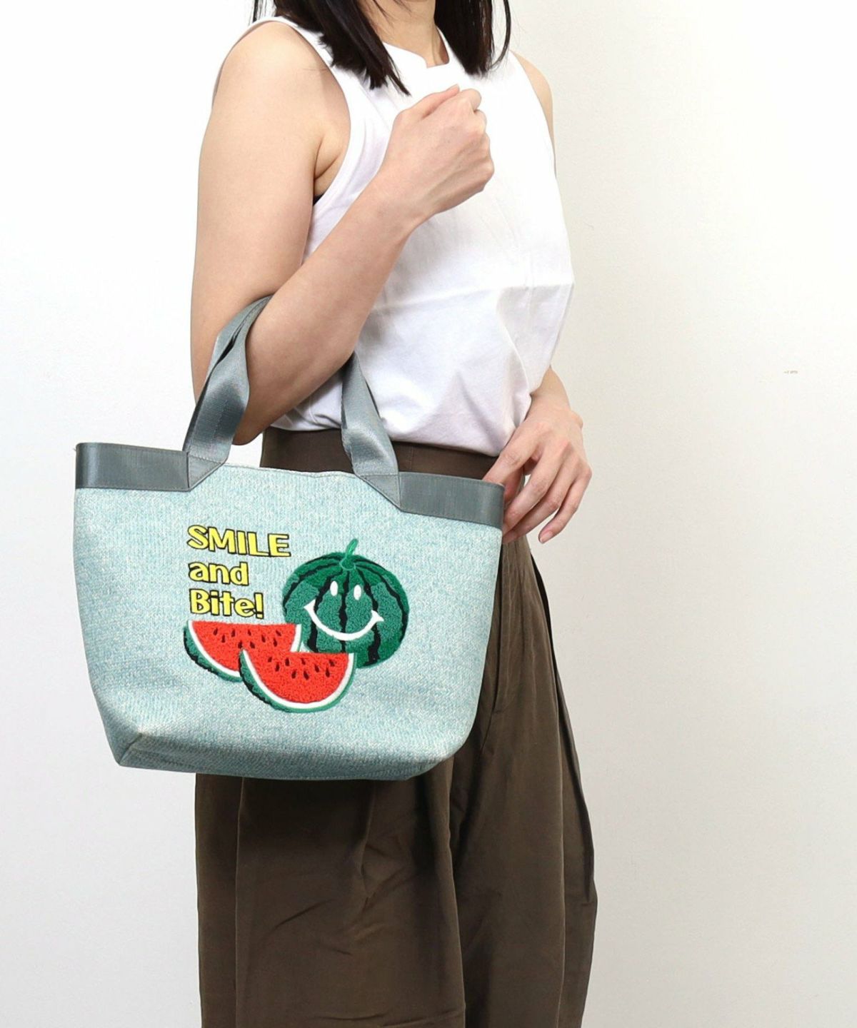 【COO SPECIAL WEEK】SMILEY 圖案刺繡托特包